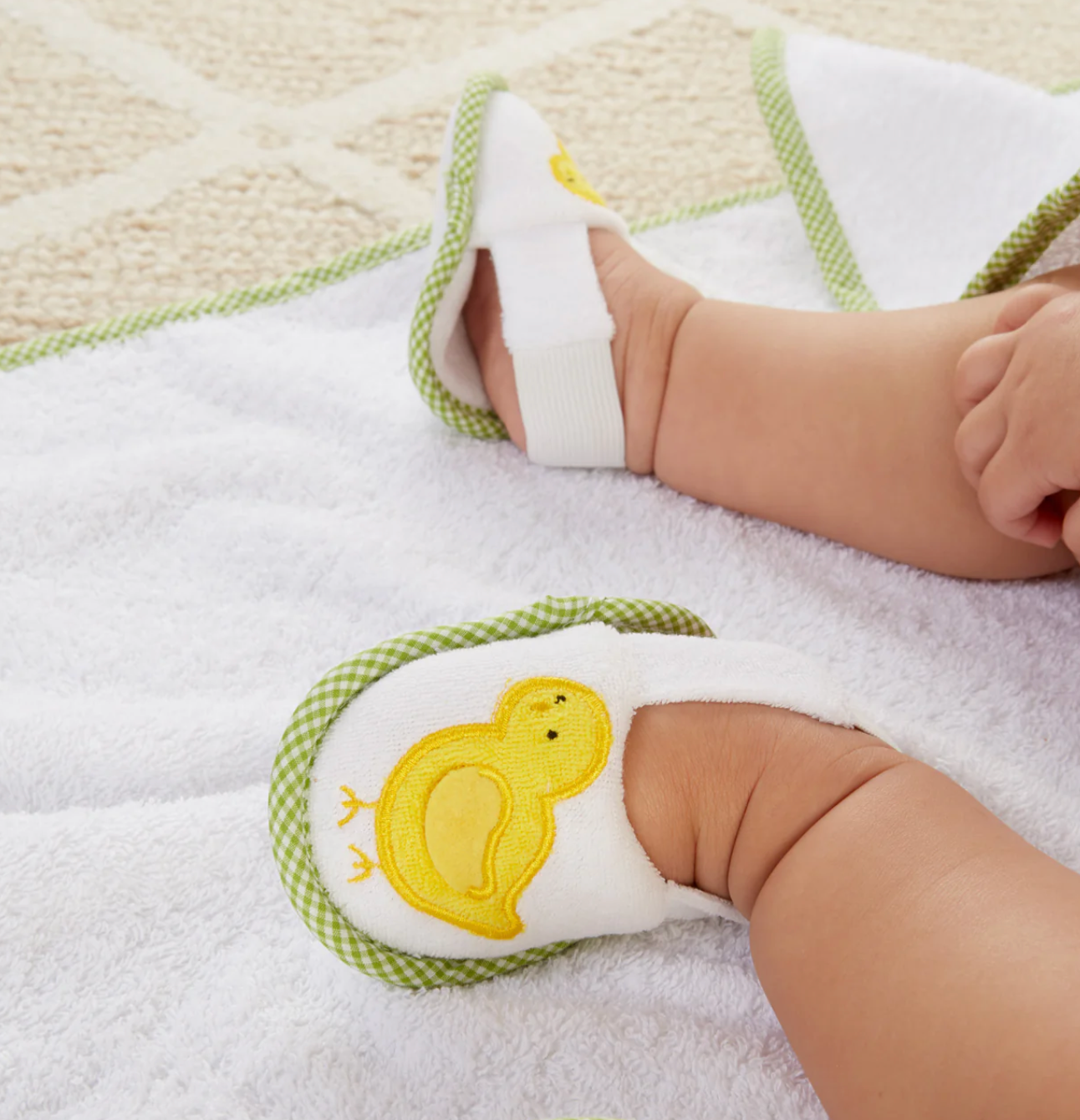 Farmhouse Friends Bath Bucket