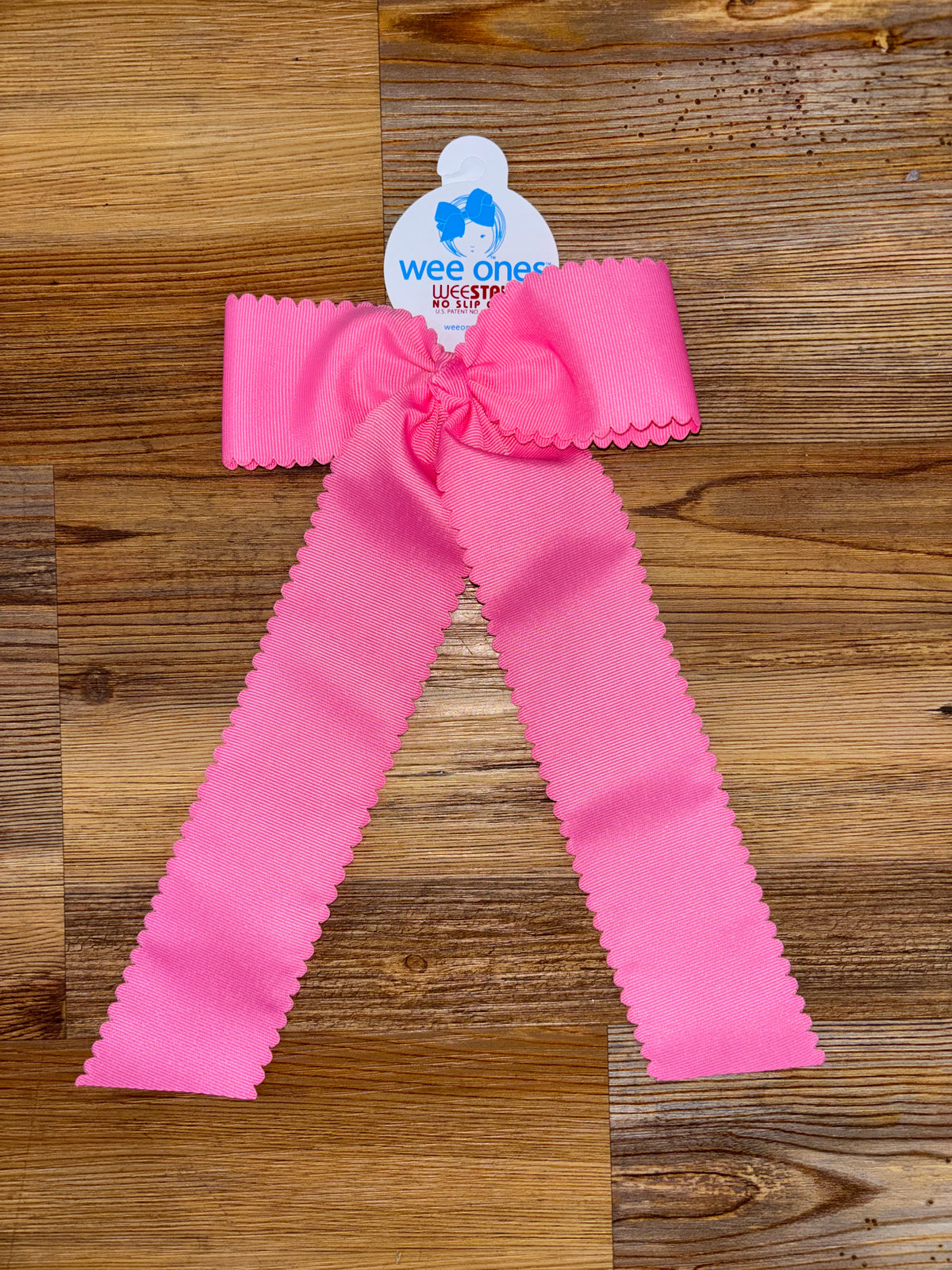 Scallop Streamer Bow
