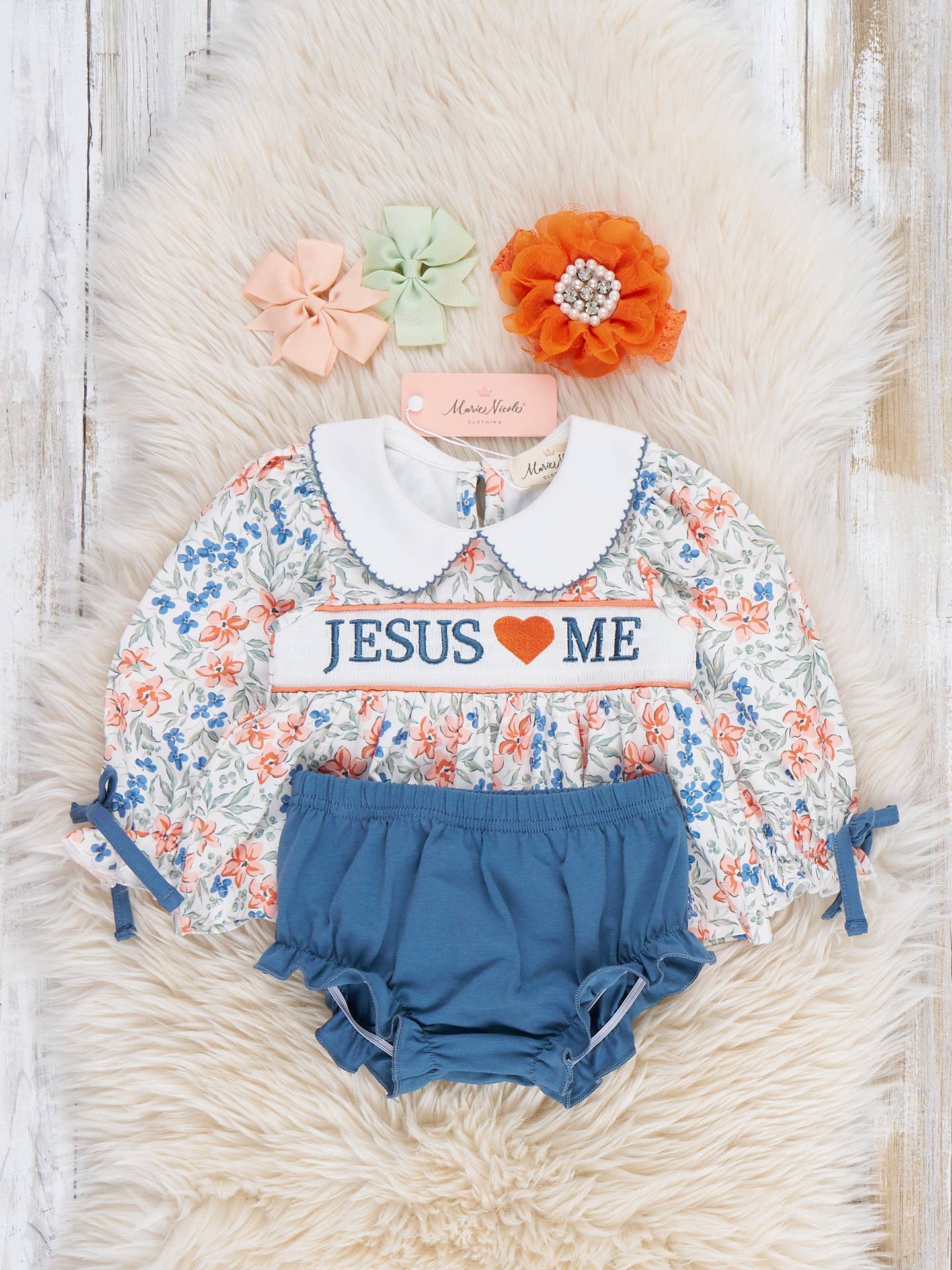 Jesus Loves Me Bloomer Set