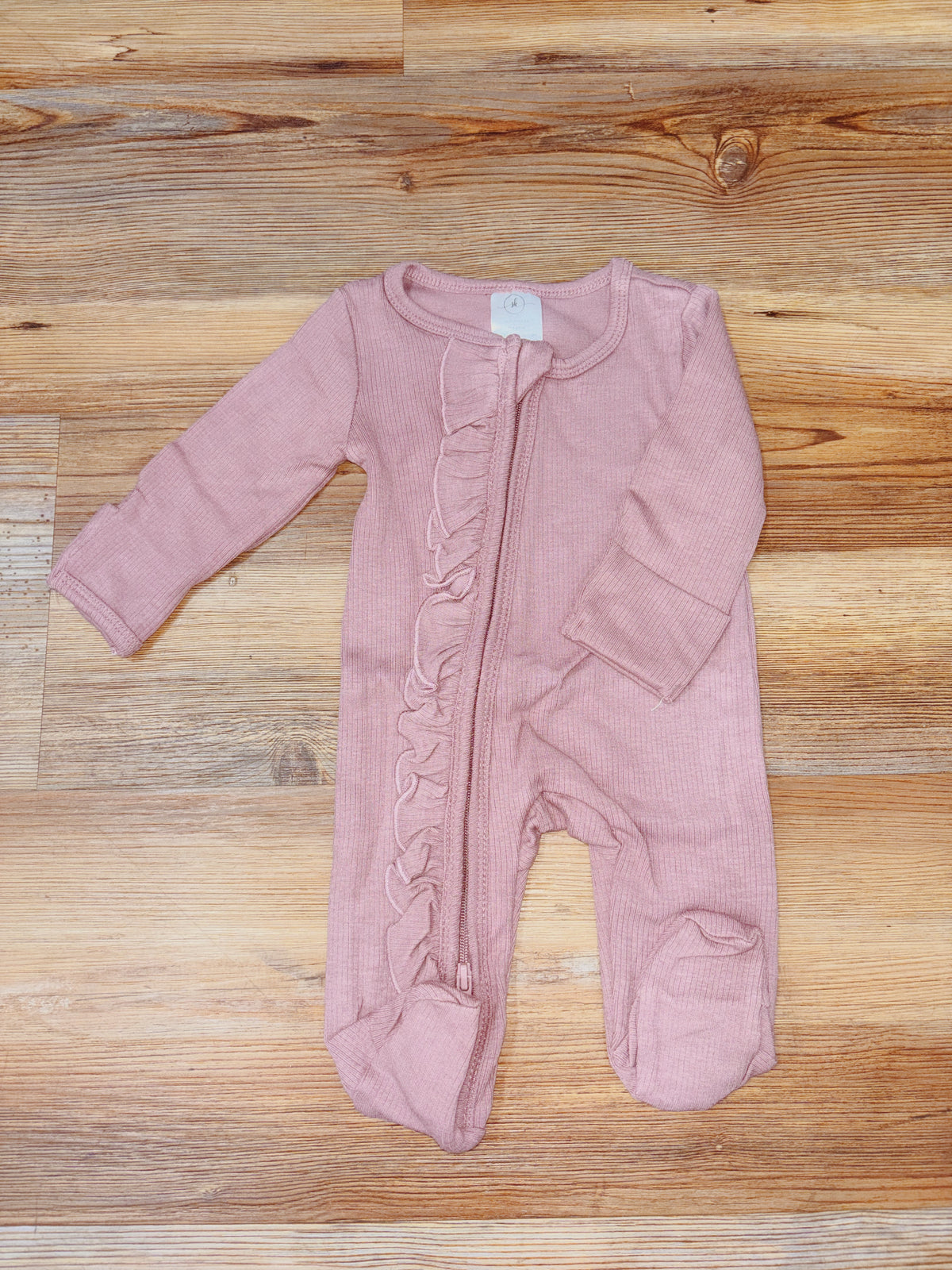Ribbed Mauve Ruffle Footie