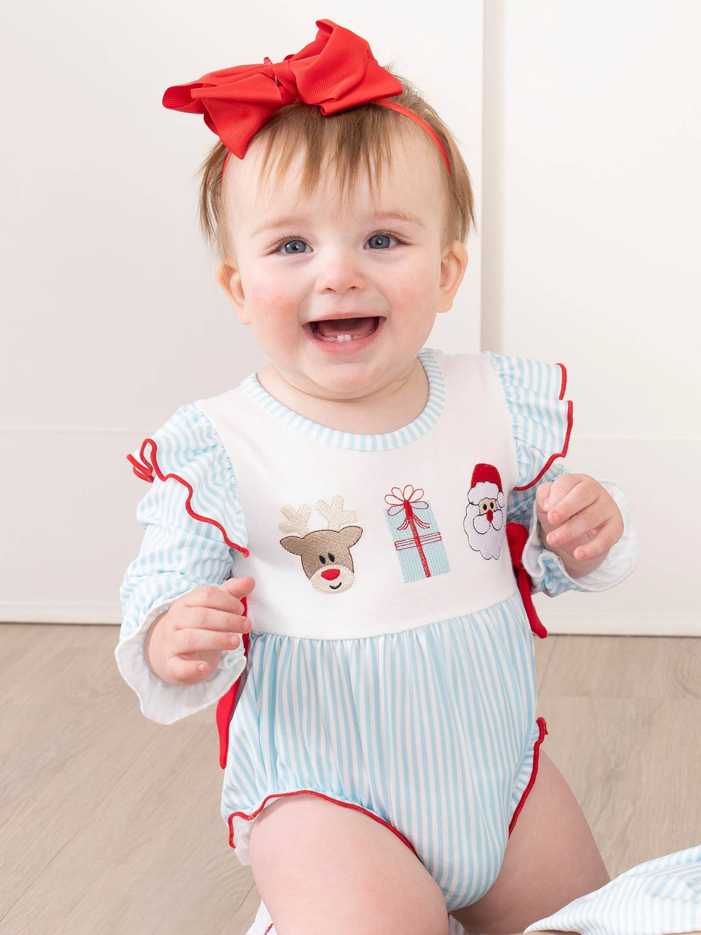 Season's Greetings Ruffle Bubble