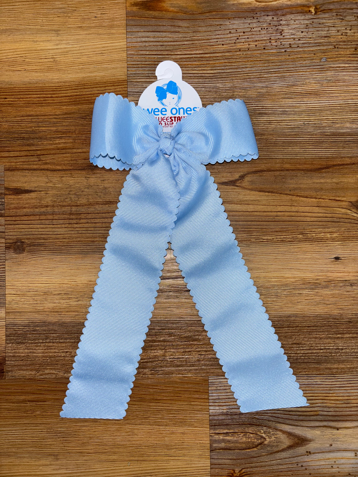 Scallop Streamer Bow